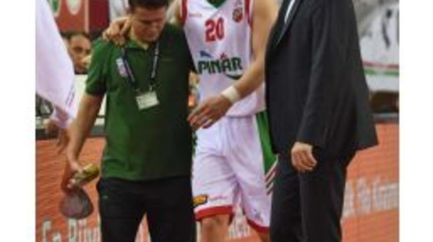 Pınar Karşıyaka'da Ponitka'nın Sakatlığı S&uuml;r&uuml;yor