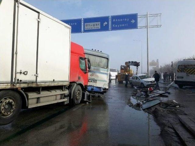Konya’da Zincirleme Trafik Kazalarında 38 Kişi Yaralandı