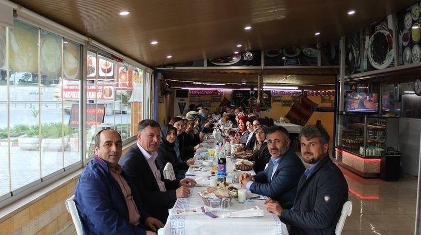 Ak Parti Bilecik Merkez İl&ccedil;e Başkanlığından Vezirhan&rsquo;da Referandum &Ccedil;alışması
