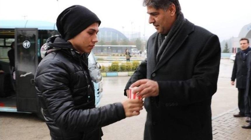 &Uuml;niversite &Ouml;ğrencilerine &Ccedil;orba İkramı