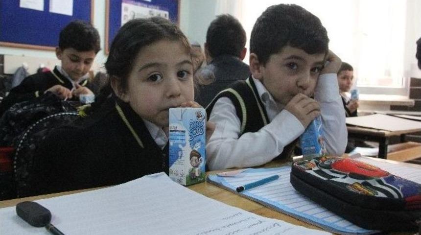 &Ccedil;orum&rsquo;da İlk Ders Okul S&uuml;t&uuml;yle Başladı