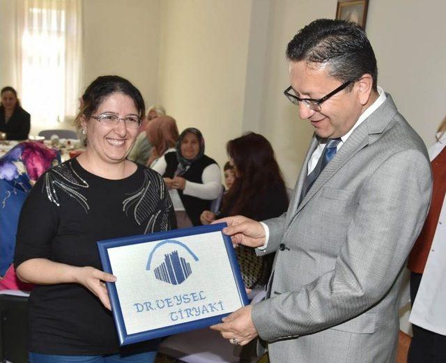 Başkan Tiryaki Z&uuml;beyde Hanım Mahallesi&rsquo;nde 2