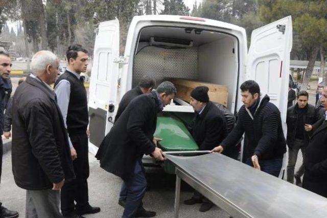 Araban da Devrilip Yanan Otomobilde 3 Kişi Öldü (2) 2