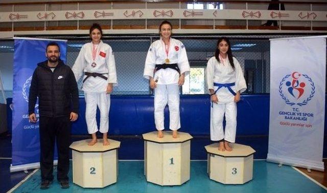 B&uuml;y&uuml;kşehirin Judocuları Yine Zirvede 1