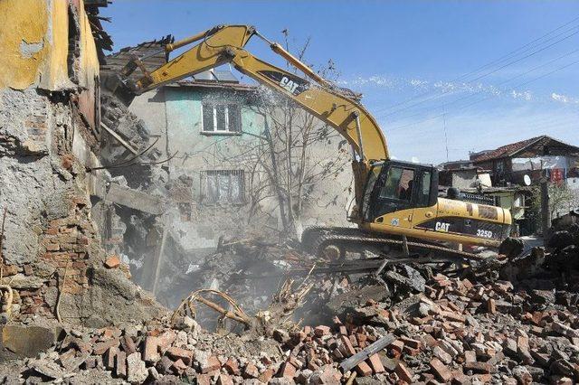 Büyükşehir’den Hıdırlıktepe’de Temizliğe Devam