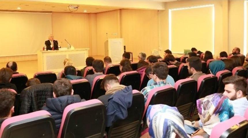 Başkan Sekmen Gen&ccedil; İletişimcilere Yeni H&uuml;k&uuml;met Sistemi&rsquo;ni Anlattı