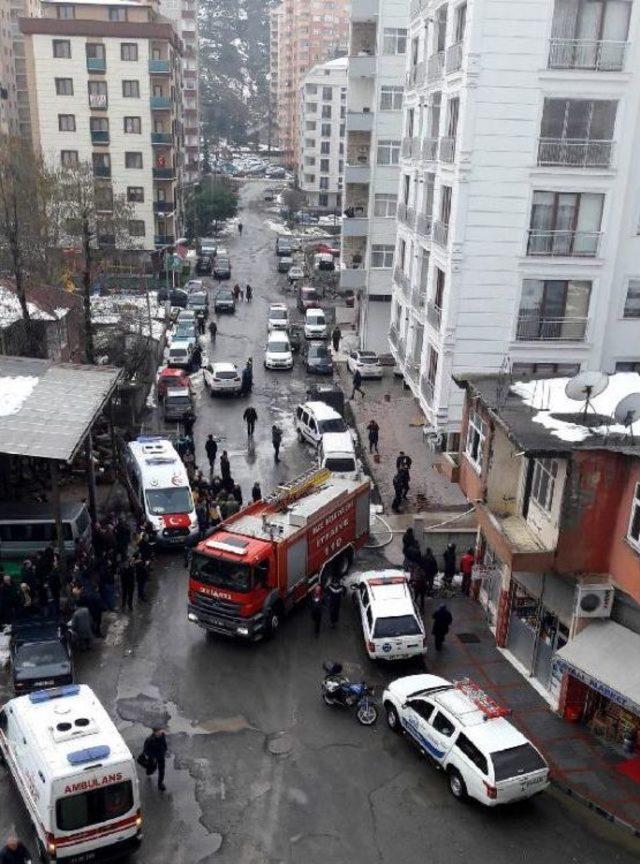 Rize'de Yangın: 1'i Bebek 4 Kişi Dumandan Etkilendi