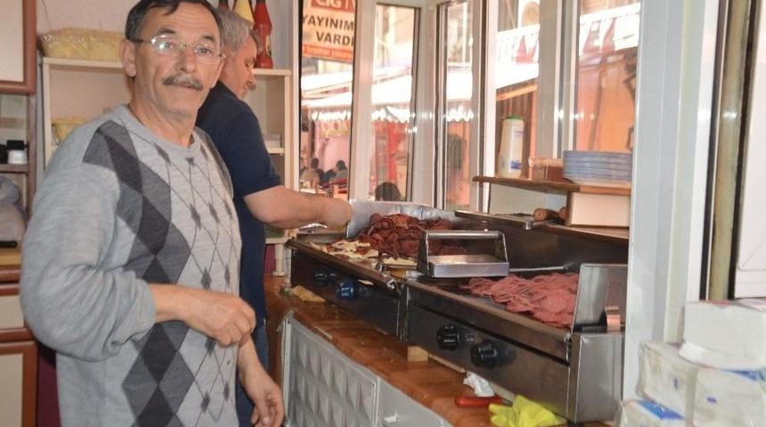 Tost Yemek İ&ccedil;in Şehir Dışından Geliyorlar