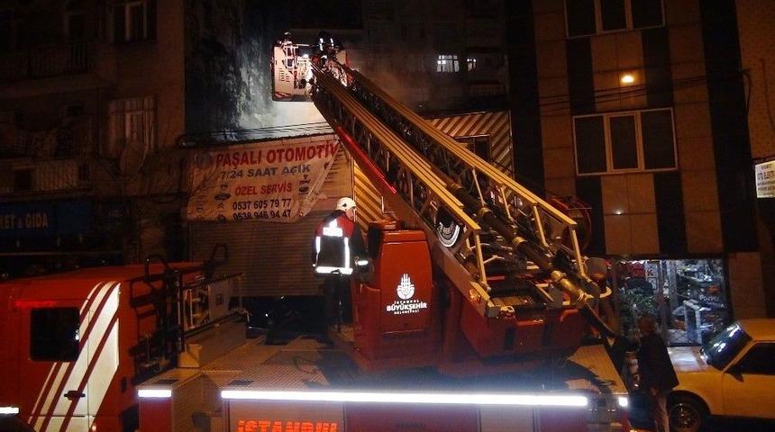 (&ouml;zel Haber) Fatih&rsquo;te Yangın Paniği