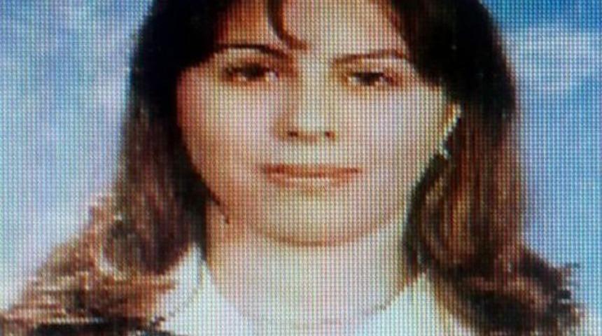 Evinin Camlarını Silerken D&uuml;şerek &Ouml;ld&uuml;