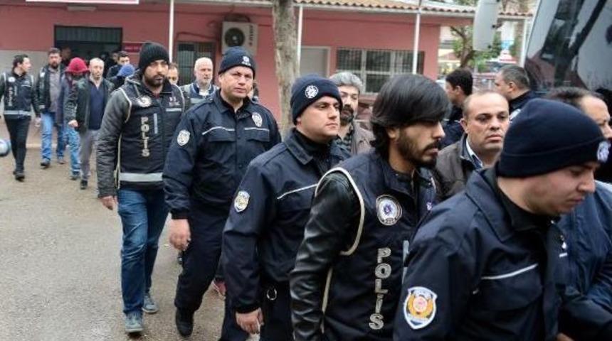 Adana'da 'bylock' Kullanan Polisler Adliyeye Sevk Edildi