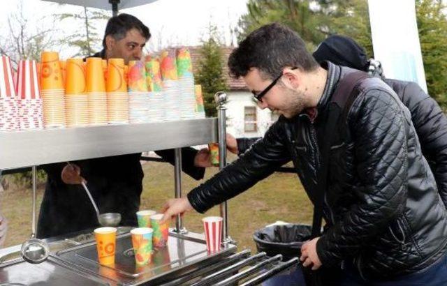 Karab&uuml;k &Uuml;niversitesi nde &Ouml;ğrencilere &Ccedil;orbalı Karşılama 1