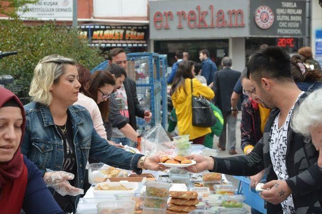 Altıeylül Ortaokulu Yararına Kermes