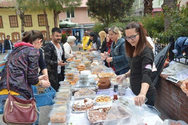 Altıeylül Ortaokulu Yararına Kermes