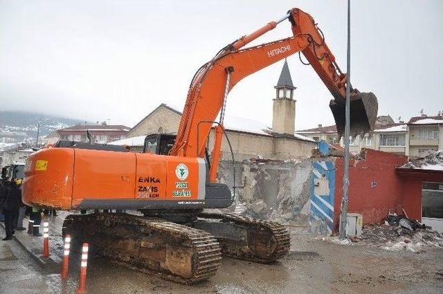 Tarihi Fatih Cami Etrafında Çevre Düzenlemesi Başladı