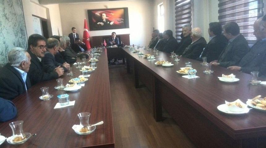 Kaymakam Dundar, İl&ccedil;enin İleri Gelenleriyle Buluştu