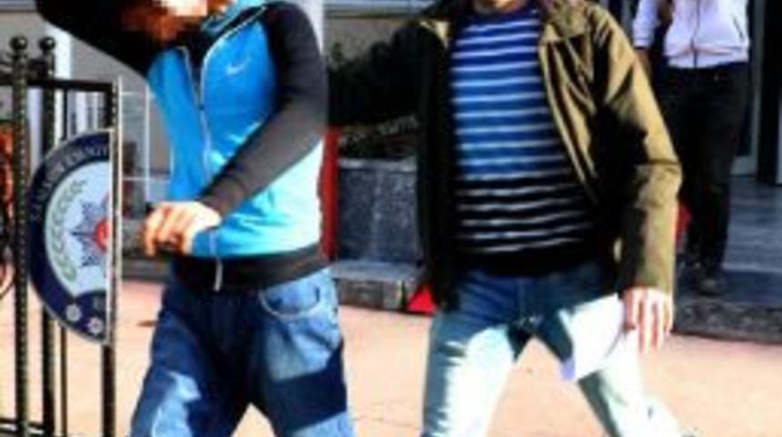 Ayakkabı Hırsızlığına 3 G&ouml;zaltı