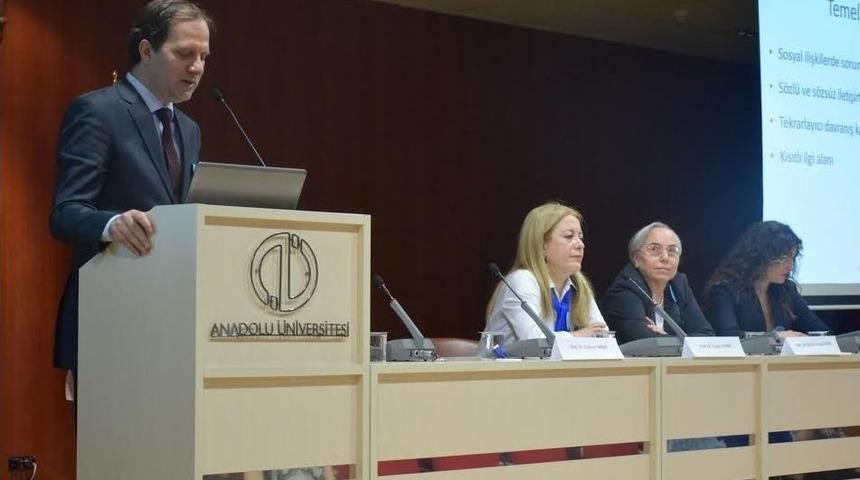 D&uuml;nya Otizm Farkındalık G&uuml;n&uuml; Konulu Panel Ger&ccedil;ekleştirildi