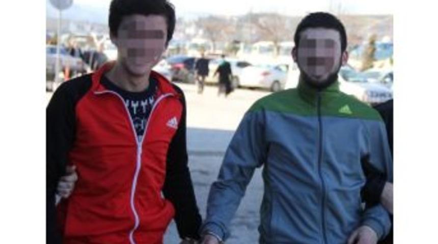 Samsun&rsquo;da Bı&ccedil;aklı Saldırıya Uğrayan 2 Kişi Hastanelik Oldu