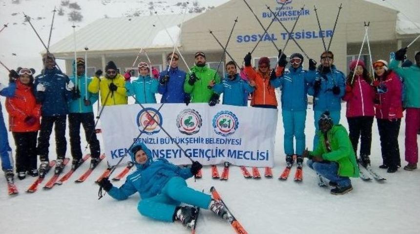 Denizli&rsquo;de Gen&ccedil;ler Kayak &Ouml;ğreniyor
