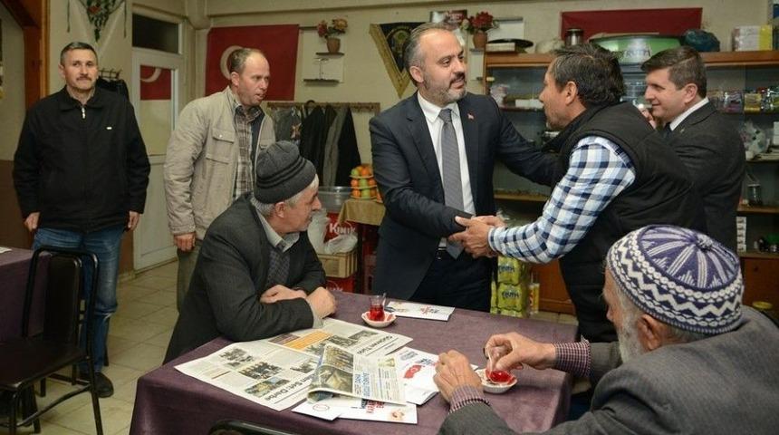 Hem Y&uuml;r&uuml;d&uuml;ler, Hem Fidan Diktiler