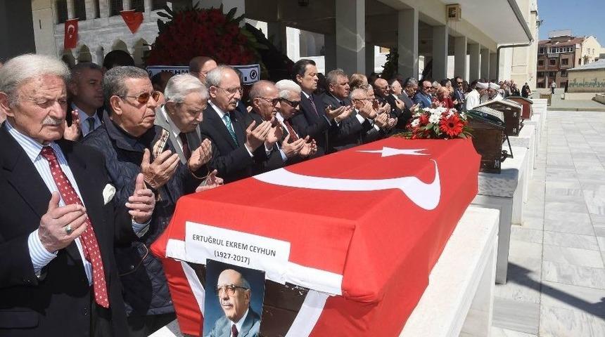 Kılı&ccedil;daroğlu, Devlet Eski Bakanı Ceyhun&rsquo;un Cenaze Namazına Katıldı