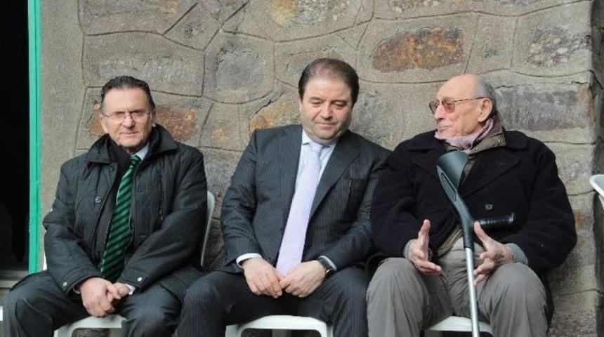 S&uuml;reyya Paşa 62. &Ouml;l&uuml;m Yıl D&ouml;n&uuml;m&uuml;nde Kabri Başında Anıldı