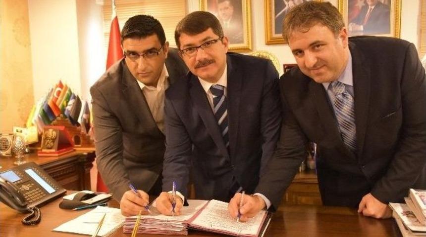 Şehzadeler&rsquo;deki İş&ccedil;ileri Sevindirecek İmza