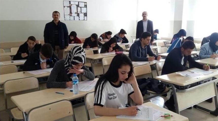 Liseler Arası Dini Bilgiler Yarışması D&uuml;zenlendi