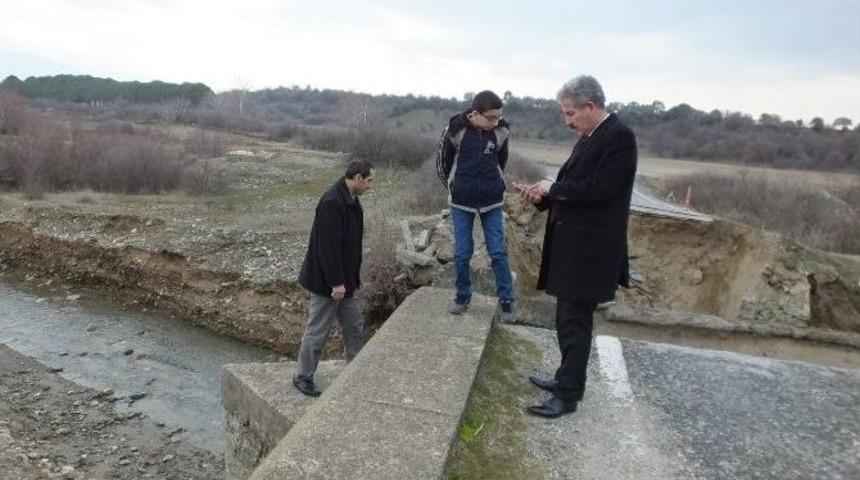 Burhaniye&rsquo;de Selin Yıktığı K&ouml;pr&uuml; Vatandaşları Mağdur Etti.