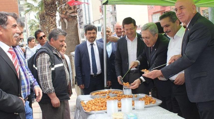 Denizli&rsquo;de Mhp Lideri Alparslan T&uuml;rkeş İ&ccedil;in Lokma D&ouml;k&uuml;ld&uuml;