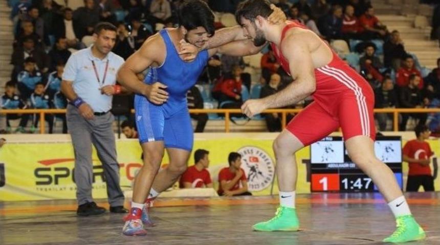 B&uuml;y&uuml;k Erkekler Grekoromen T&uuml;rkiye Şampiyonası Sona Erdi