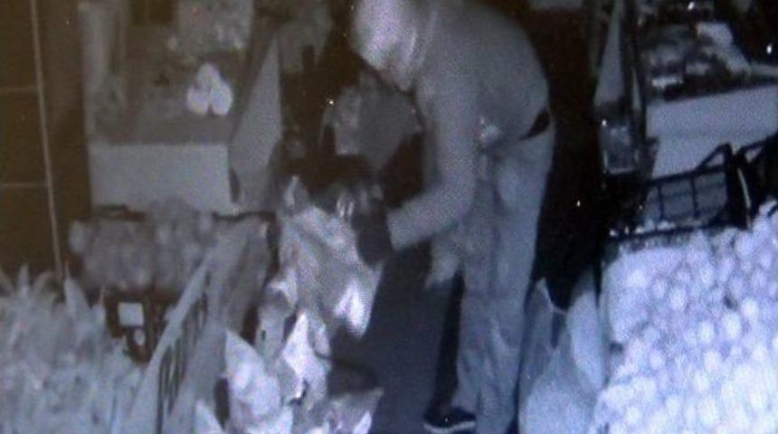 Karaman&rsquo;da Satırlı Manav Soygunu