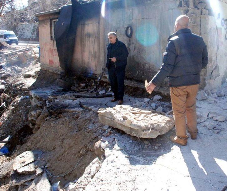 Çöken İstinat Duvarı Esnafa 30 Bin Tl Zarar Verdi G1