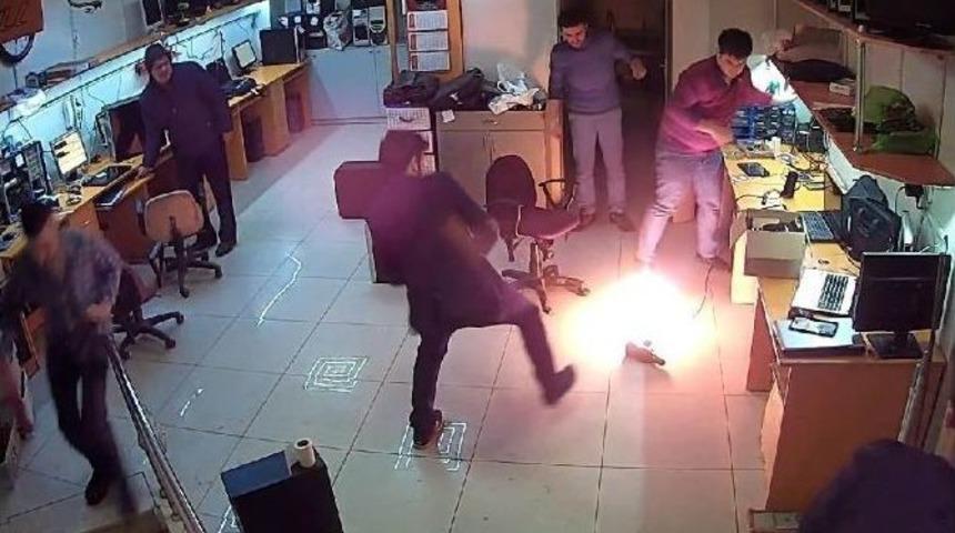 Tamir Ettiği Tablet Patlayıp Yanmaya Başladı