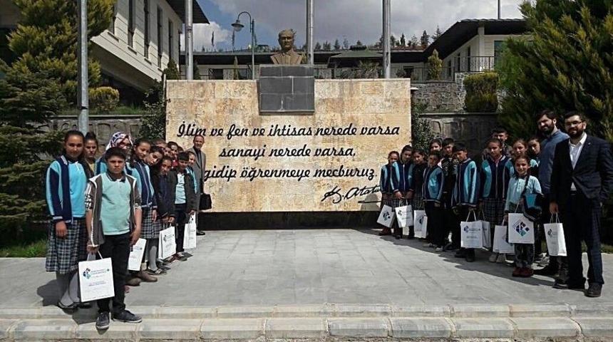 Hk&uuml;&rsquo;den Kitap Okuma Projesine Destek