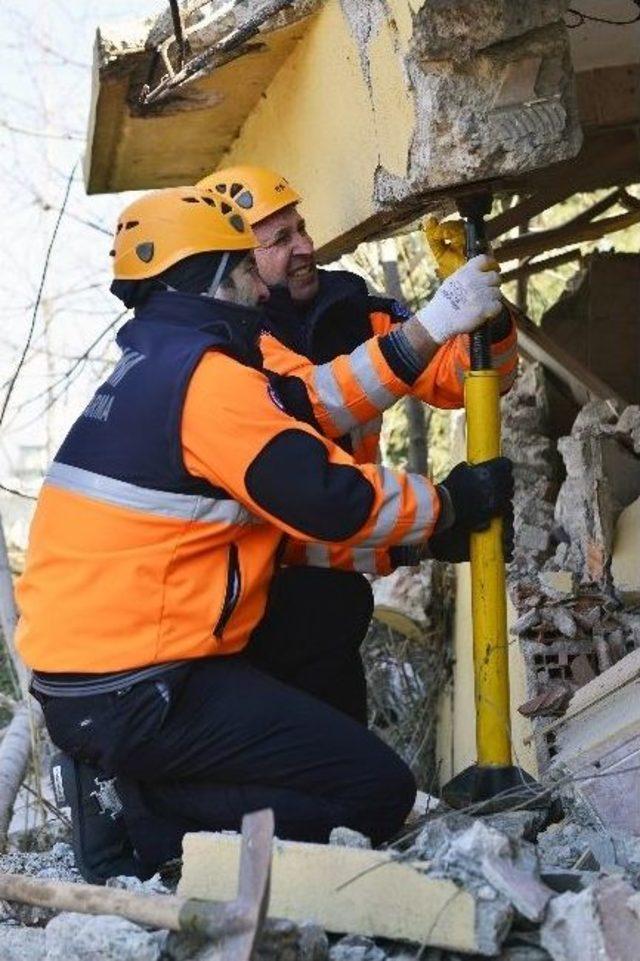 Nefes Kesen Deprem Tatbikatı 3