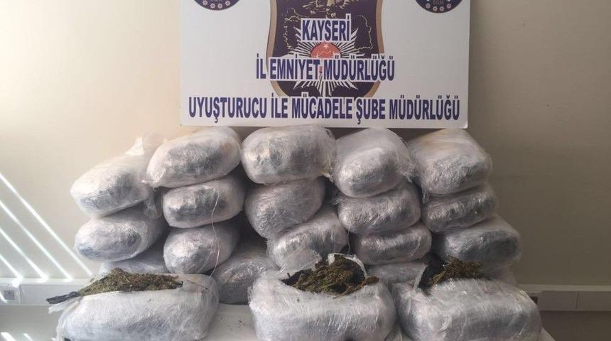 Kamyonetin Zulasından 66 Kilo Esrar &Ccedil;ıktı