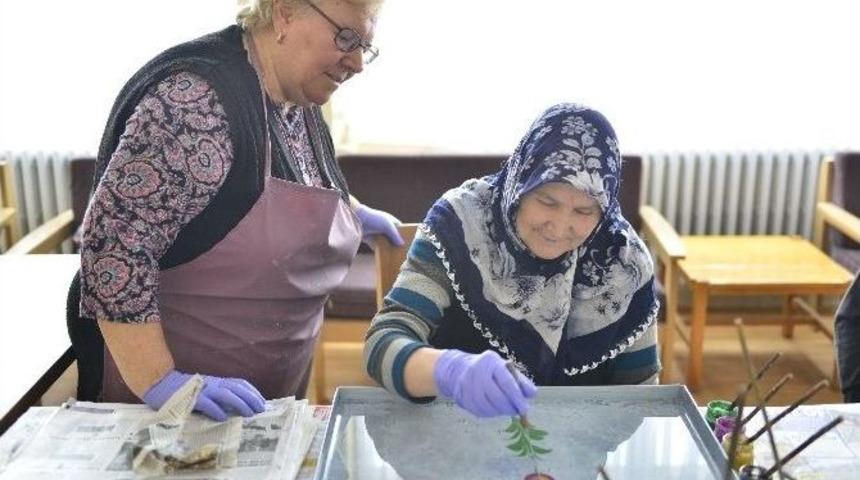 Yaşlıların Suyla Dansı