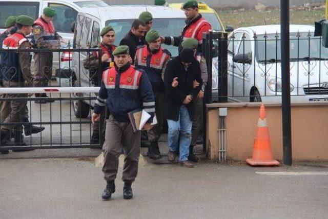 Yunanistan'a Kaçarken Yakalanan Eski Öğretim Üyesi Tutuklandı (2)