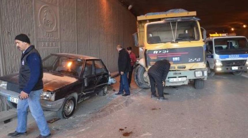 Denizli'de 6 Aracın Karıştığı Zincirleme Kaza