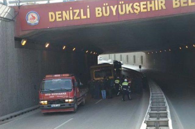 Denizli'de 6 Aracın Karıştığı Zincirleme Kaza