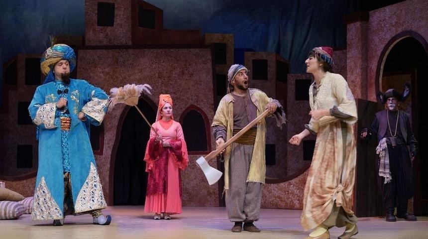 Adana Devlet Tiyatrosu, 2 Oyun İle 5 İlde Perde A&ccedil;ıyor