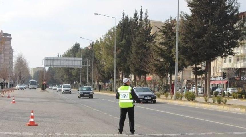 Kırmızı Işık İhlali Yapan S&uuml;r&uuml;c&uuml;lere Ceza Yağıyor