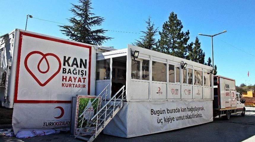Ara&ccedil;&rsquo;ta Kan Bağışı Kampanyası D&uuml;zenlendi