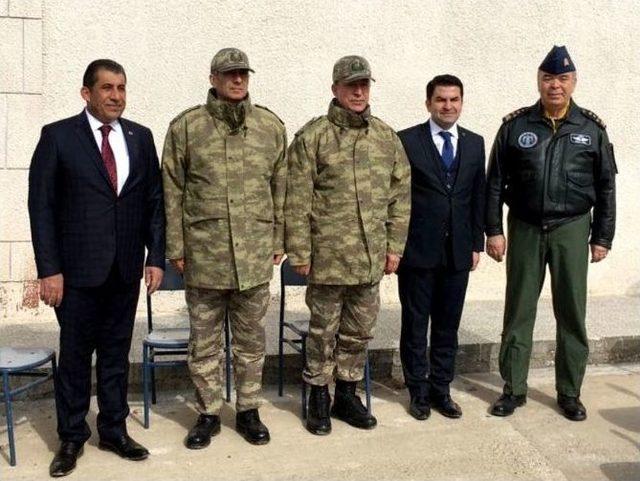 Genelkurmay Başkanı Orgeneral Akar, Sınır Birliklerini Ziyaret Etti