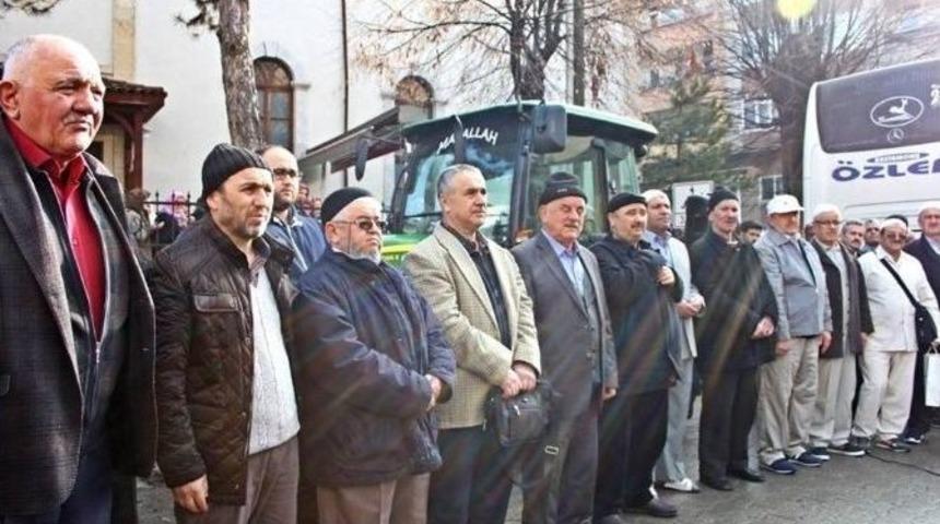 Ara&ccedil;&rsquo;ta 45 Kişi, Umreye Uğurlandı