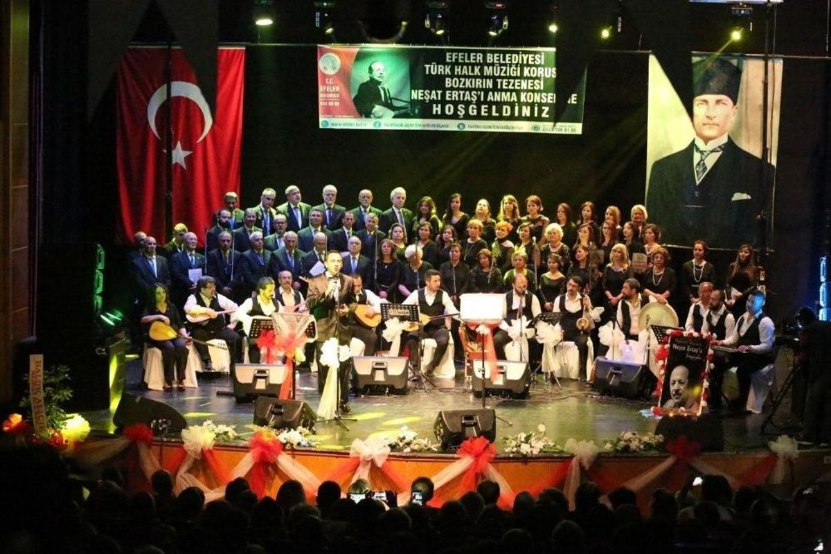 Neşet Ertaş&rsquo;ı Anma Gecesi Hem H&uuml;z&uuml;nlendirdi Hem De Coşturdu