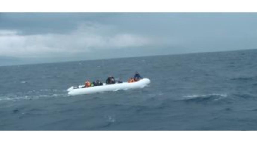 Kuşadası K&ouml;rfezi&rsquo;nde 19 Suriyeli G&ouml;&ccedil;men Yakalandı