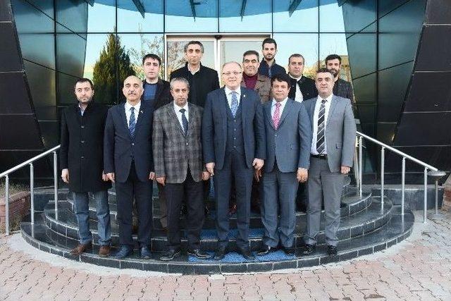 Ko&ccedil;er, Angel Halıyı Ziyaret Etti 1